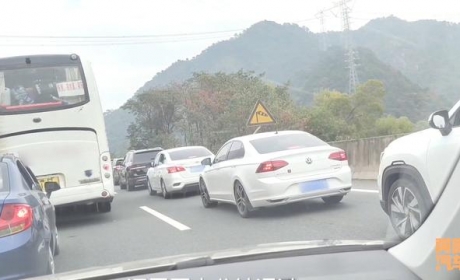 节假日高速必堵车，如何才能避免堵车？这几招学会很管用