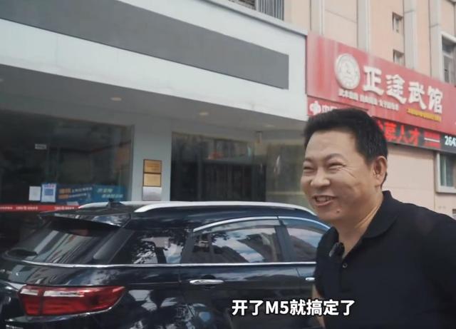 特斯拉“撞车”疑似摆拍，华为到底是不是在自导自演？