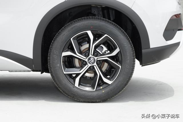 预算15万以内买纯电SUV，超长续航的比亚迪元PLUS值得购买吗？