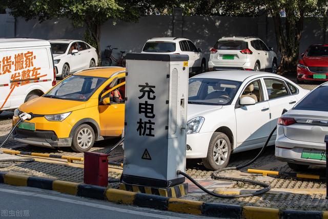 谁才是未来？中国，美国，欧洲电动充电桩数量曝光，差距无限拉大