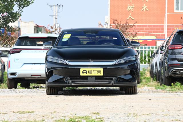 实拍比亚迪汉EV，最高续航715km，20万级，为何能一炮而红？