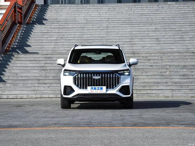 吉利豪越L：7座中型SUV，后备厢最大超2300L，2.0T只要十多万？