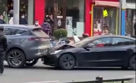 冤家路窄！比亚迪唐为何倒车连撞5次特斯拉Model 3