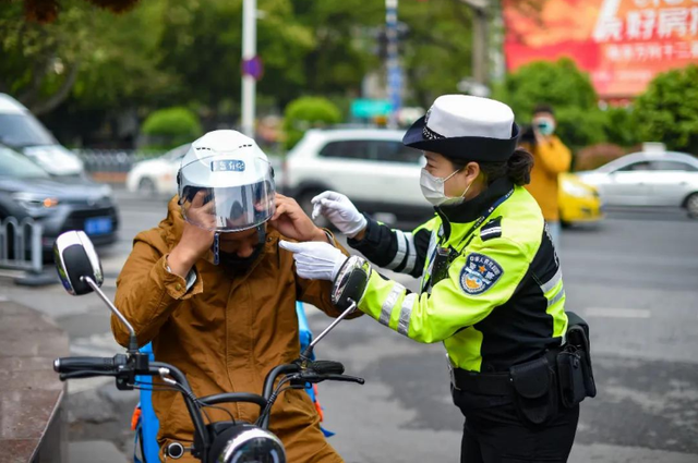 能继续上路，不用罚款！多地对电动车实施这2项管理，车主都说好