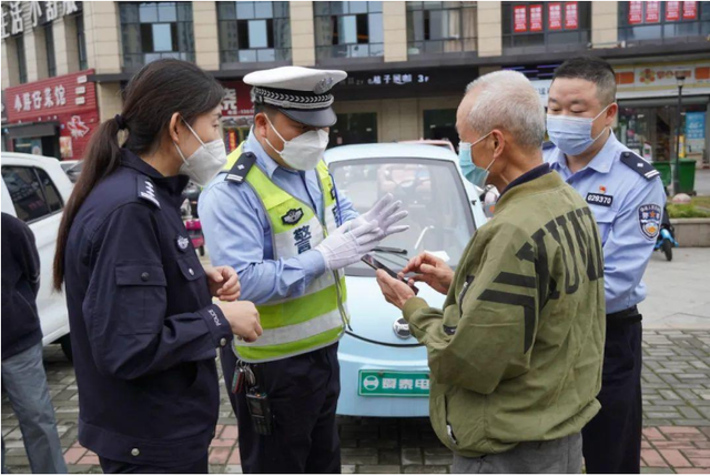 能继续上路，不用罚款！多地对电动车实施这2项管理，车主都说好