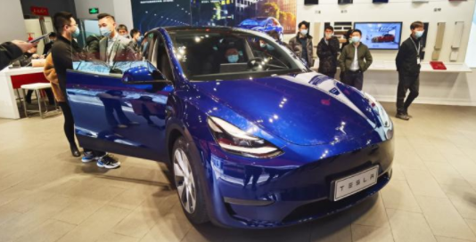 特斯拉再次暴击燃油车！达到历史最低价，Model 3起步价仅22.9万