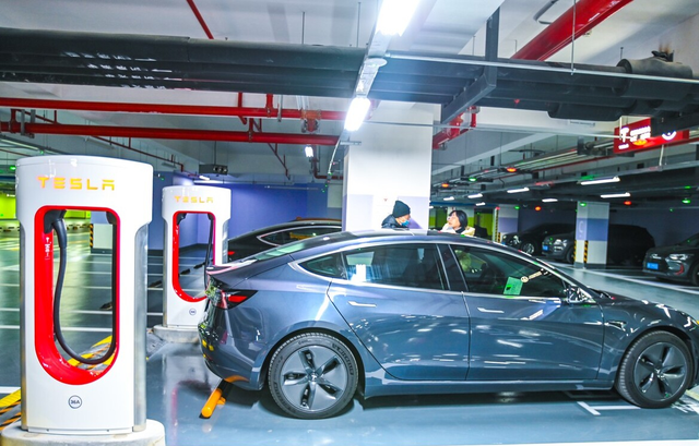 特斯拉Model3降价后，比亚迪汉还有哪些优势？看看车主怎么说