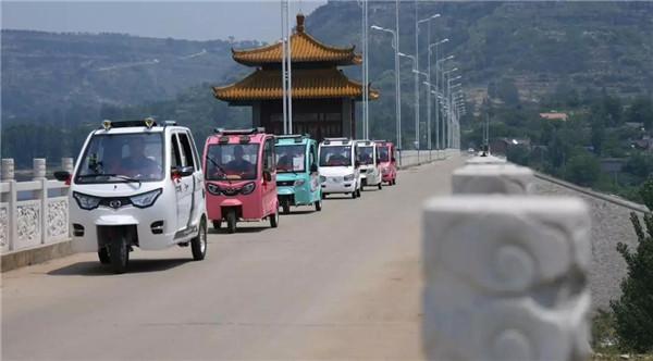 80后三轮篷车产业新星王朋——“做更牛的电动车”