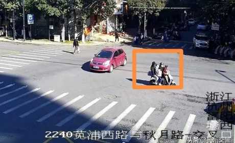 ​4人同挤一辆电动自行车，这种“亲密”很危险！