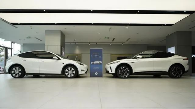 飞凡R7还是特斯拉Model Y？真刀实枪对比后，或许并不难选