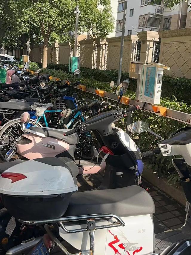 电动自行车“充电乱”埋隐患，他们疏堵结合破解治理难题