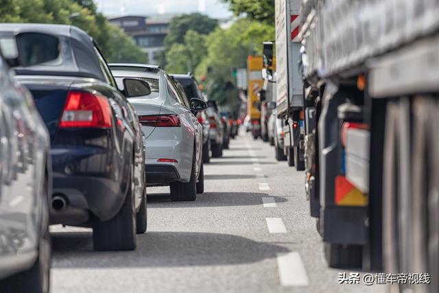 海外 | 欧盟计划推广充电桩：到2026年每60公里至少设置1个充电站