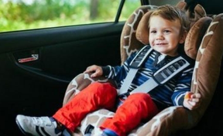 安全座椅小孩最小几个月可以坐？